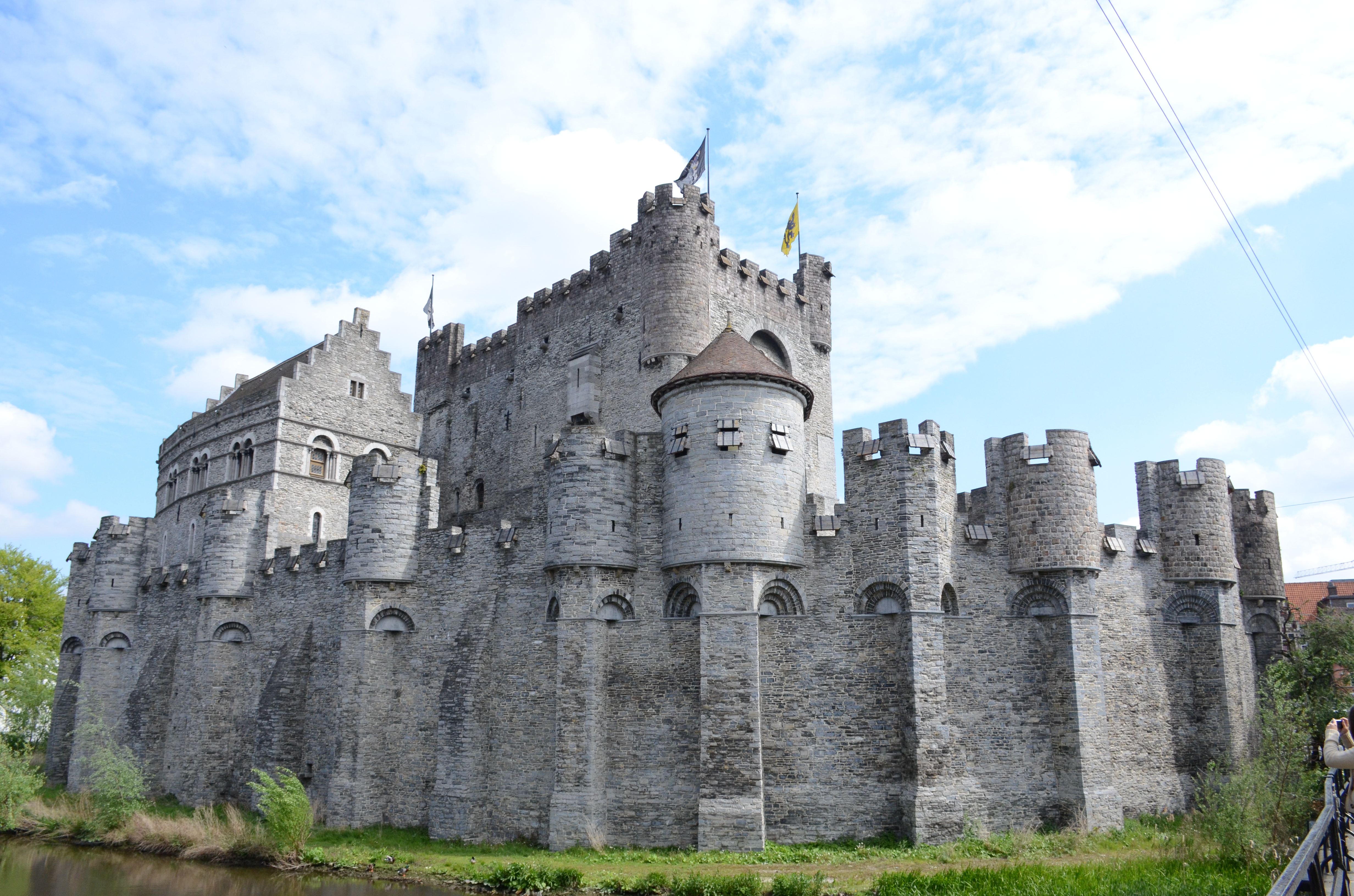 Средневековый замок 4 класс. Рыцарский замок Хорватии. Замок рыцаря средневековья. Средние века Рыцари и замки.